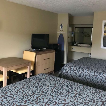 Days Inn By Wyndham Lexington-Columbia Eksteriør billede